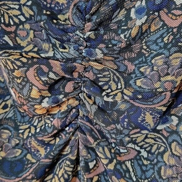 Evereve Amora Ruched Dark Floral Mesh Top Sheer Sleeve V-neck Size Medium - Picture 8 of 13